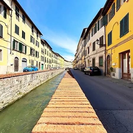 Apartment Colourful Cave In Centro Storico A By Tuscanywego Lucca