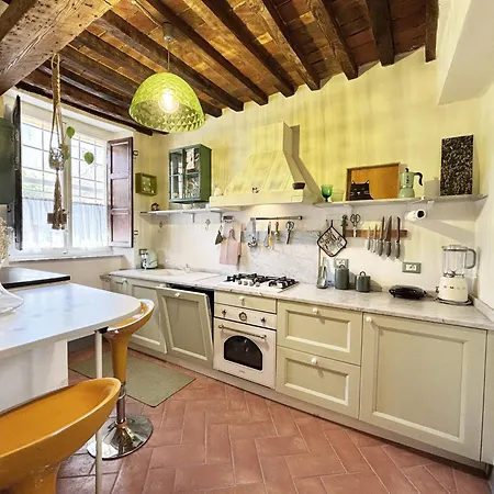 Apartment Colourful Cave In Centro Storico A By Tuscanywego *